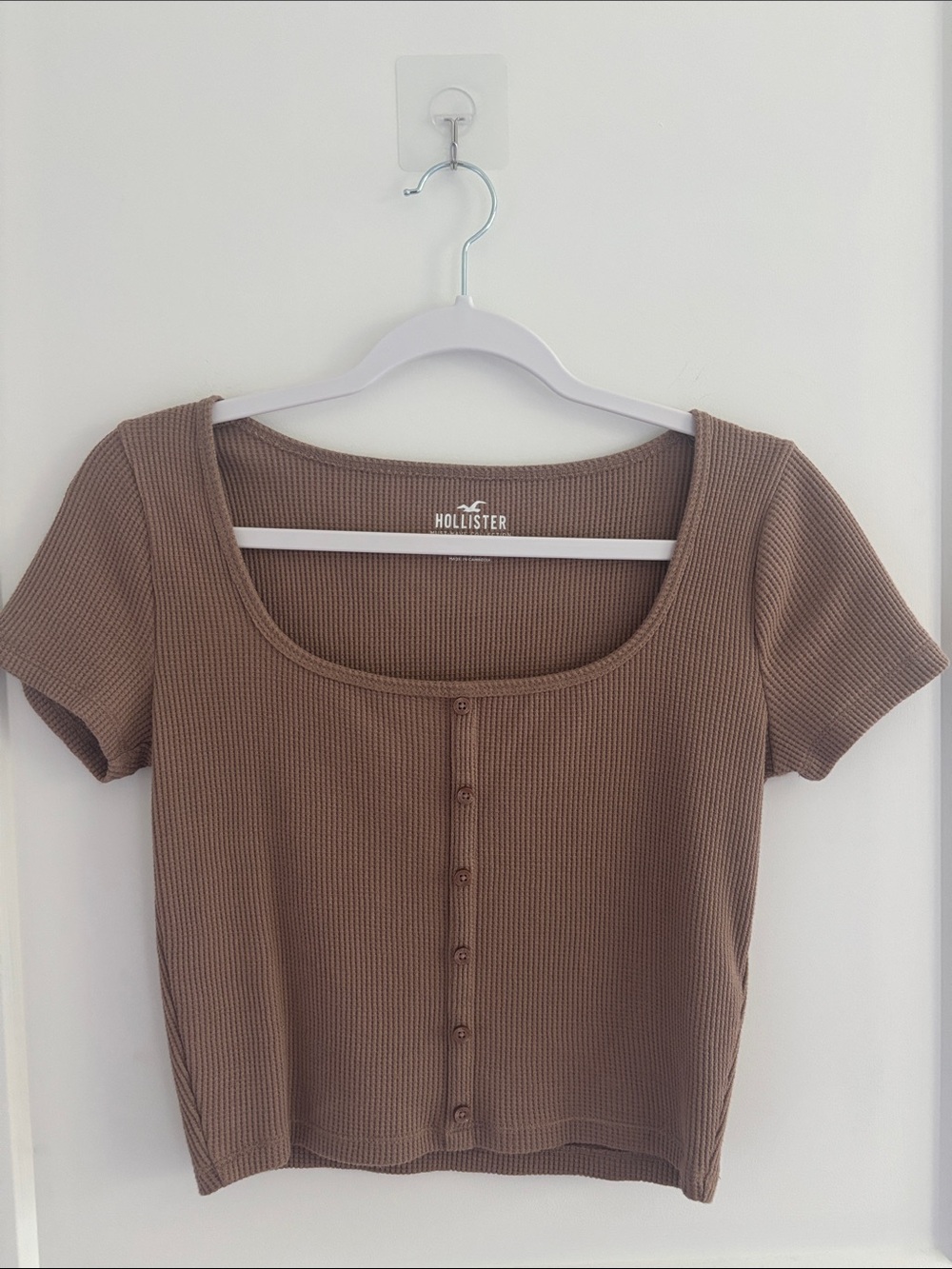 Hollister Women's Taupe Ribbed Scoop-Neck Button Crop Top